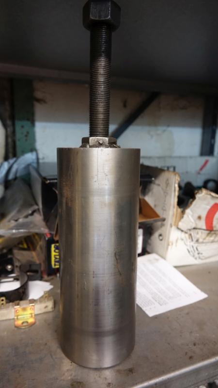 Werkzeug zum Aufpressen oder Lösen der Radlager hinten