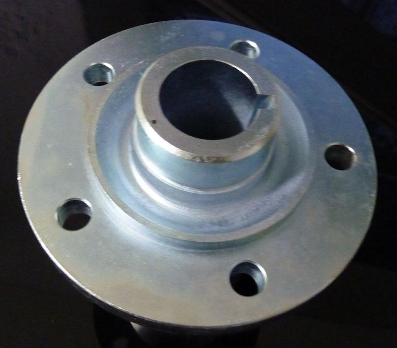 Hub rear axle - left side V8