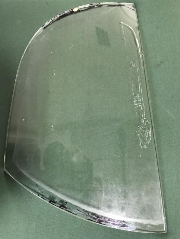 Seitenteil der geteilten Heckscheibe Ford Comète